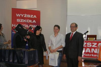 konuniaeur2012m2.jpg
